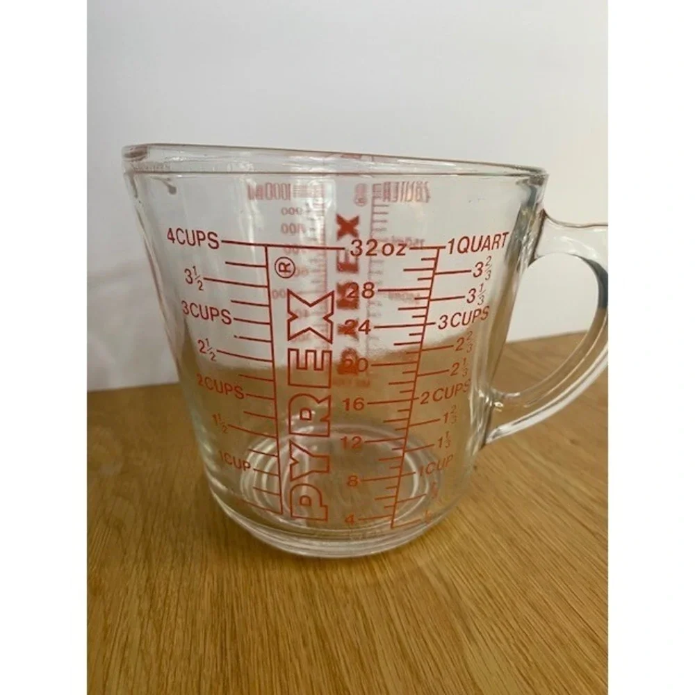 Pyrex Measuring Cup Kitchen 4 Cup 1 Quart Clear Excellent Red Lettering USA